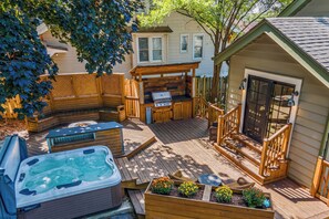 Terrace/patio - Walk to Fox River Grove Train Station + Hot Tub! (Fox River Grove)