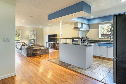 Stay Near San Pablo Bay! Home w/ Deck, Yard & View