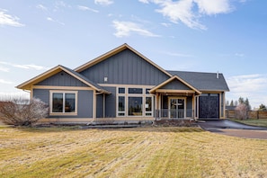 Exterior - 5 Mi to Flathead River: Serene Mountain-View Gem! (Columbia Falls)