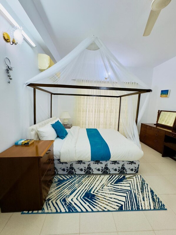 Superior suite, balkon, uitzicht op stad | Een bureau, een laptopwerkplek, gratis wifi