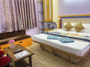 Literie hypoallergénique, bureau, chambres insonorisées, Wi-Fi gratuit