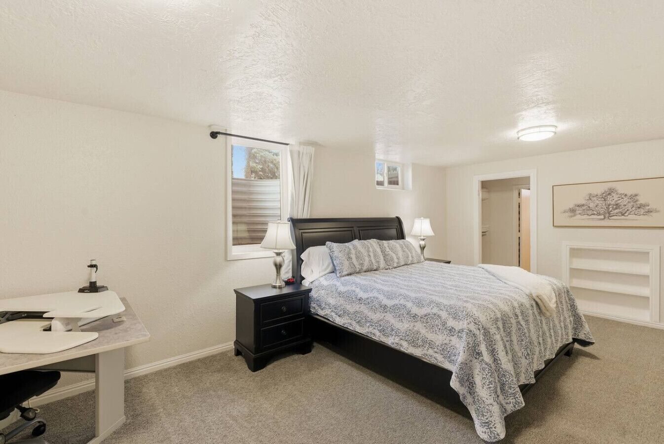 2 bedrooms, desk, iron/ironing board, travel crib