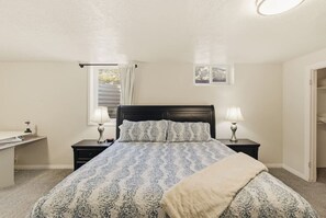 2 bedrooms, desk, iron/ironing board, travel crib