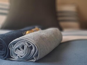 Departamento, 2 habitaciones, cocina, vista al jardín | Decoración personalizada, muebles diferentes y wifi gratis 