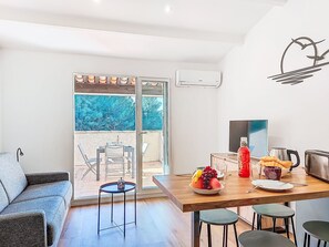 Dining - Hauts de la Madrague by Interhome (Saint Cyr sur Mer La Madrague)