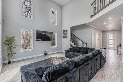 NEW LOVELY MODERN RETREAT,NATURE VIEWS