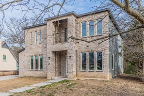 Exterior - NEW LOVELY MODERN RETREAT,NATURE VIEWS (DeSoto)