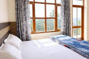 Ropa de cama hipoalergénica, escritorio, sistema de insonorización