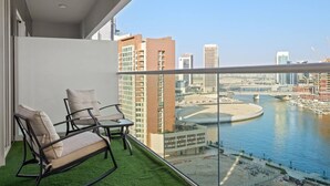 Property grounds - FIRST CLASS |1BR| Walk to Dubai Mall | Canal Views (Business Bay)