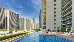 Pool - FIRST CLASS |1BR| Walk to Dubai Mall | Canal Views (Business Bay)