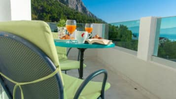 Căn hộ (Superior One Bedroom Apartment with S) | Ban công