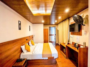 Deluxe Double Room, Smoking, Private Bathroom - Hotel Ambrosia (Gangtok)