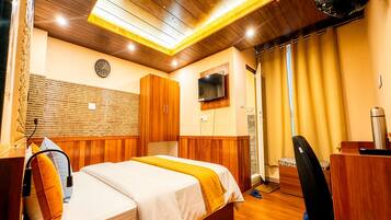 In-room safe, individually decorated, individually furnished, desk