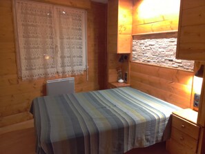 Travel cot - Just 5 minutes from the town center, this apartment is ideal for a small family. (Cauterets)