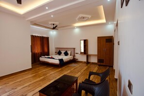 Luxury Double Room, Balcony, Mountain View