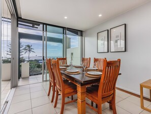 Dining room - Paradiso Paradise 336 3BRM Oceanfront (Kingscliff)
