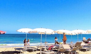 Beach nearby, sun-loungers - Charming, light-filled Mediterranean Villa – sleeps 2-6, only 250 m from the Sea (Villanova)