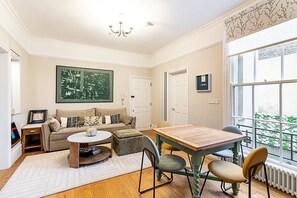 Dining - Stylish Flat near Denmark Hill (London)
