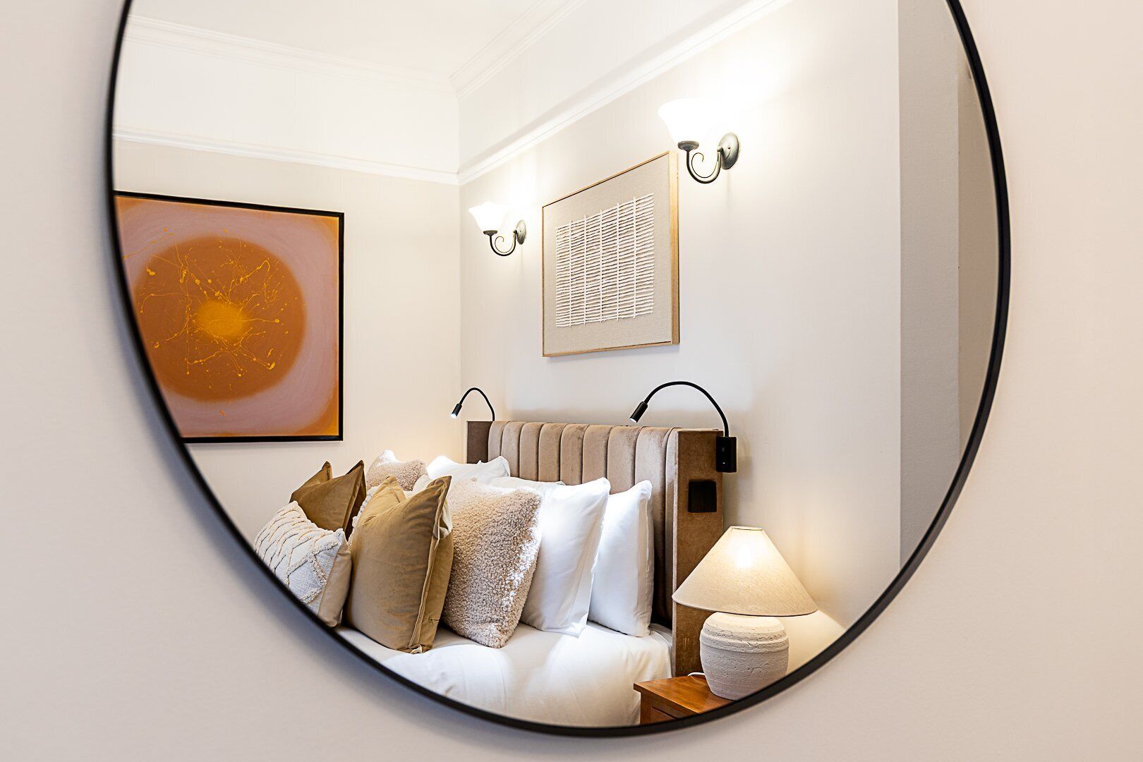 4 bedrooms, desk, iron/ironing board, internet