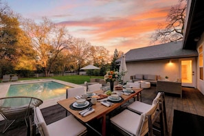 Outdoor dining