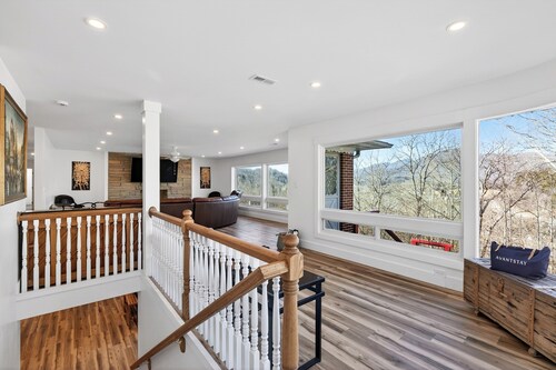 Scenic Mountain Stay + HotTub + Fireplace + Foosball | Summit Ember by AvantStay