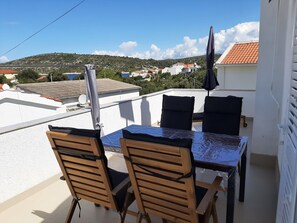 Unclassified image, 4 of 13, button - Apartment for 6 persons in 2 apartments house with heated pool 150m from the sea (Kanica)