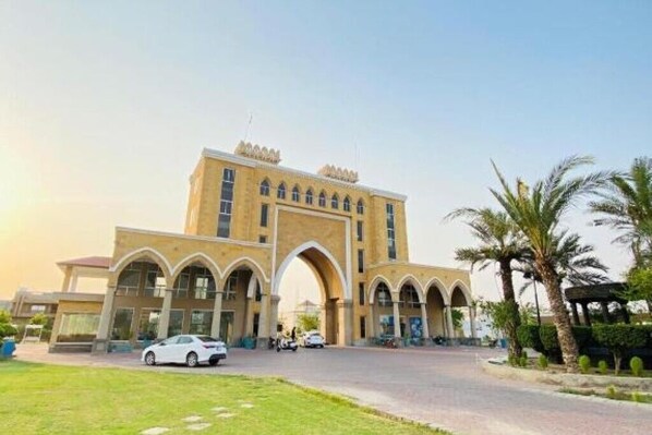 Exterior - The Serene Stays  (Faisalabad)