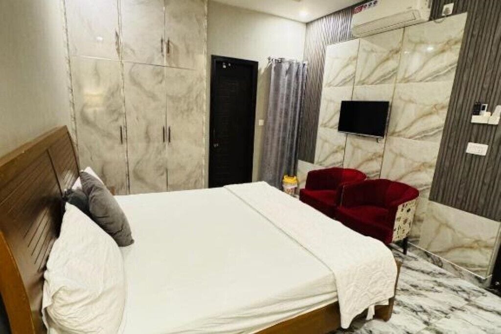 Phòng đôi Deluxe, quang cảnh núi | Phòng cách âm, bàn ủi/dụng cụ ủi quần áo 