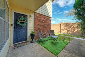 Unclassified image, 5 of 30, button - Coastal Condo + Communal Pool + Near Oso Bay & Padre Beaches | Seaside Haven (Corpus Christi)