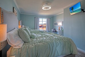 2 bedrooms, free WiFi, bed sheets - Coastal Condo + Communal Pool + Near Oso Bay & Padre Beaches | Seaside Haven (Corpus Christi)