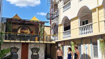 Outdoor pool, open 10:00 AM to 11:00 PM, pool loungers