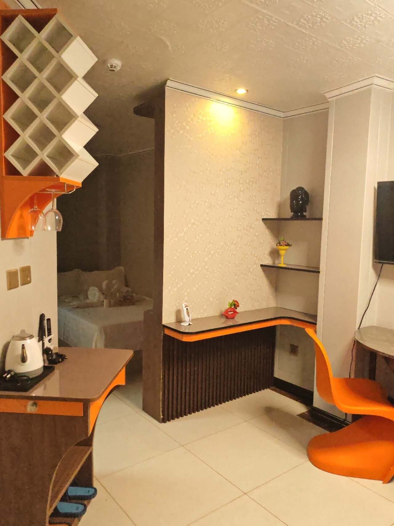 Caja de seguridad en la habitación y escritorio 