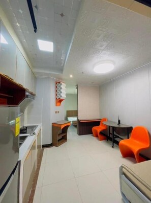 Unclassified image, 2 of 6, button - baoly clark residence (Angeles City)