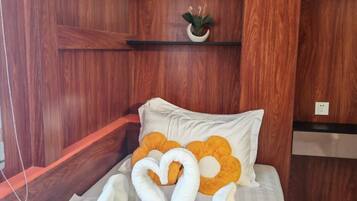 In-room safe, desk, laptop workspace, soundproofing