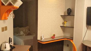 Monolocale Deluxe, balcone | Una cassaforte in camera, una scrivania, postazione laptop