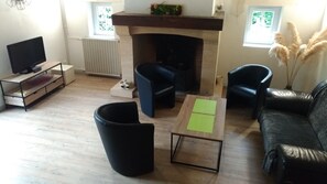 TV, ping pong - House in a rural setting 5 minutes from the town center (Le Bugue)