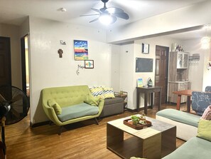 TV - Comfortable 1BR Senja Pasig Apartment (Pasig)