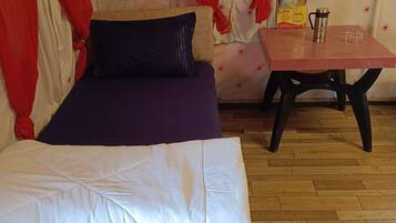 Habitación Deluxe, vistas a la colina | Escritorio, espacio para trabajar con un portátil, wifi gratis