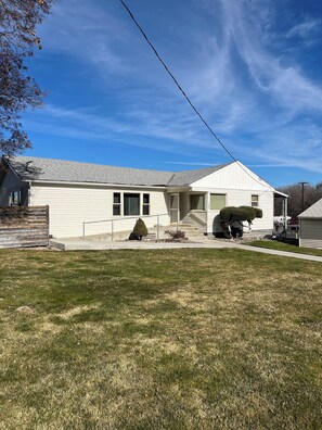 Unclassified image, 3 of 11, button