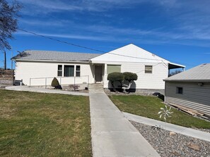 Unclassified image, 5 of 11, button