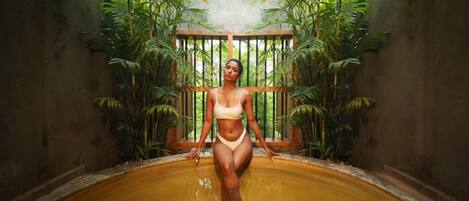 Honeymoon Suite, Lake View | Spa