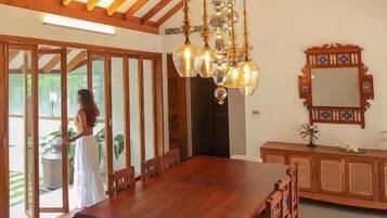 Luxury Villa, Lake View | Dining