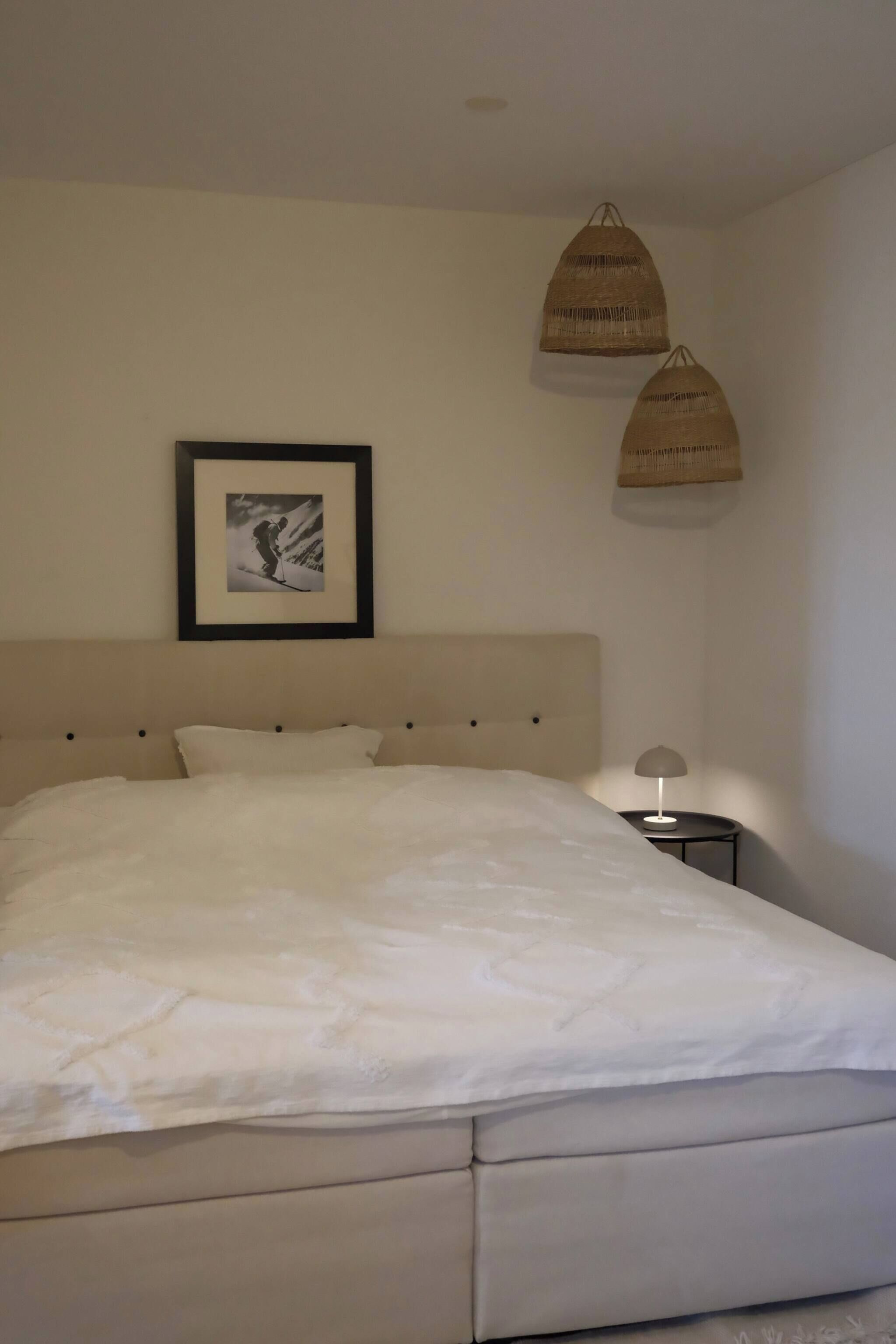 2 bedrooms, bed sheets, wheelchair access