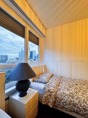 Unclassified image, 4 of 32, button - Paris View & Direct Access – Apartment 10 people (Courbevoie)