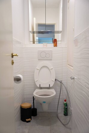 Shower - Paris View & Direct Access – Apartment 10 people (Courbevoie)