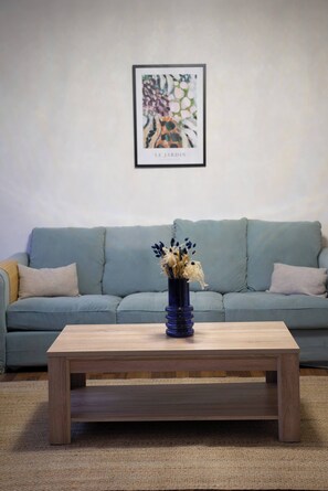 TV - Paris View & Direct Access – Apartment 10 people (Courbevoie)