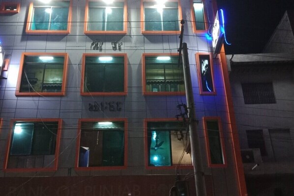 Exterior detail - zam zam hotel (Faisalabad)