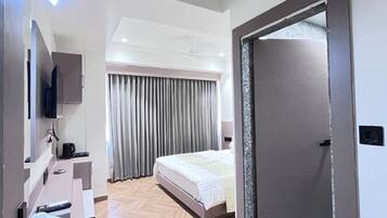 Deluxe Room | Free WiFi, bed sheets