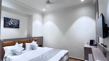 Deluxe Room | Free WiFi, bed sheets