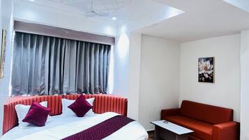 Free WiFi, bed sheets